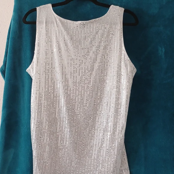 Elegant White Sequin Tank Top - Picture 2 of 3